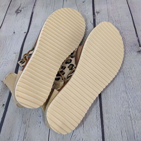 NWOT Leopard Print Zip Back Thong Boho Sandals - Picture 6 of 6